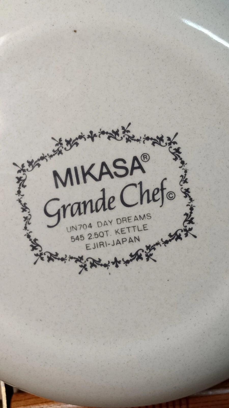 Vintage Mikasa Grande Chef Day Dreams  2.5. Qt Enamel Tea Kettle Japan UN704