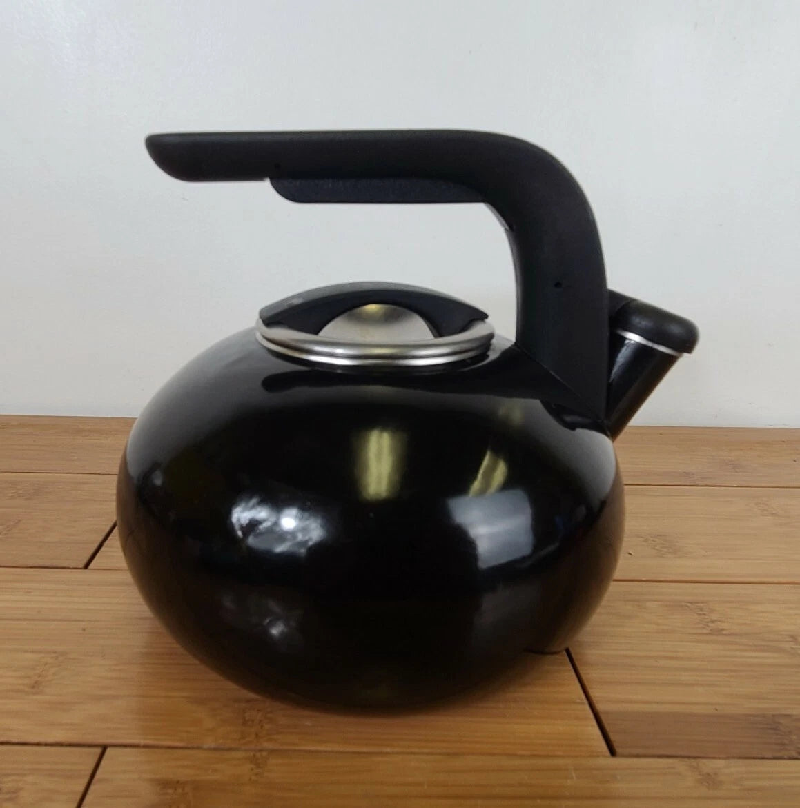 KitchenAid ~ 2 Qt/1.9L ~ Black Enamel ~  Whistling Teapot ~ Tea Kettle