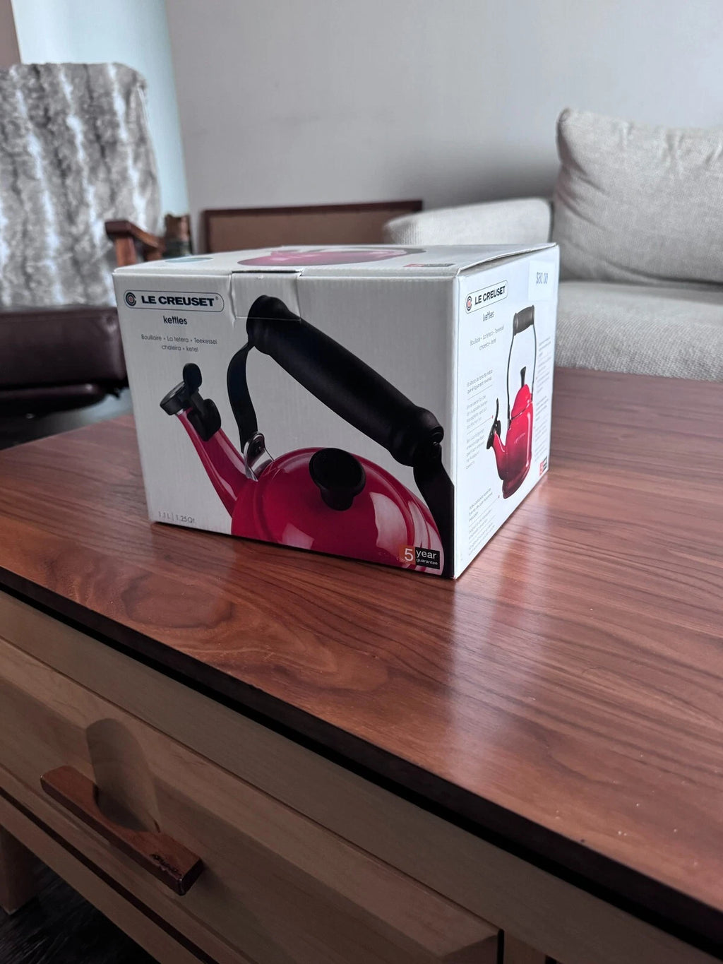 Le Creuset Enamel Kettle 1.25 QT - in Rare Juniper Green