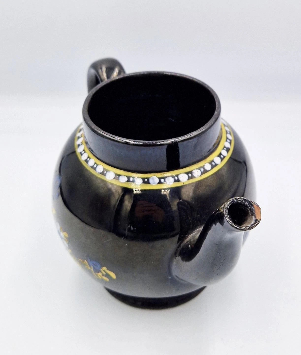 GEORGIAN JACKFIELD GLAZE POTTERY ENAMELLED BACHELORS TEAPOT c1780 a/f