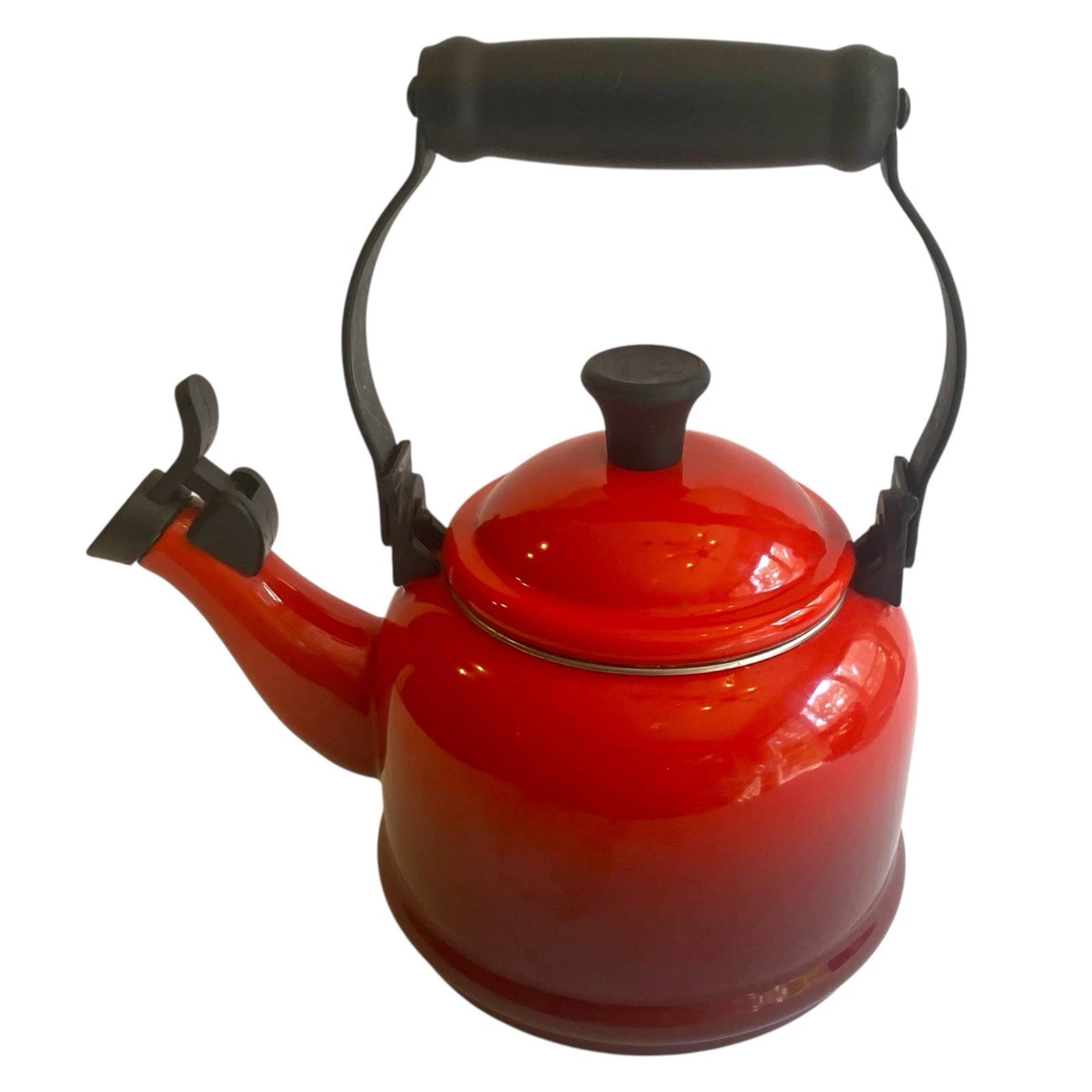 Le Creuset 1.25 Qt / 1.1 L Whistling Kettle Teapot Red Ombre Flame Enamel Cerise