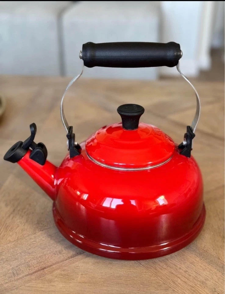 Le Creuset Whistling Tea Kettle 1.7 Quart Flame Red Ombre Lg Enamel Teapot