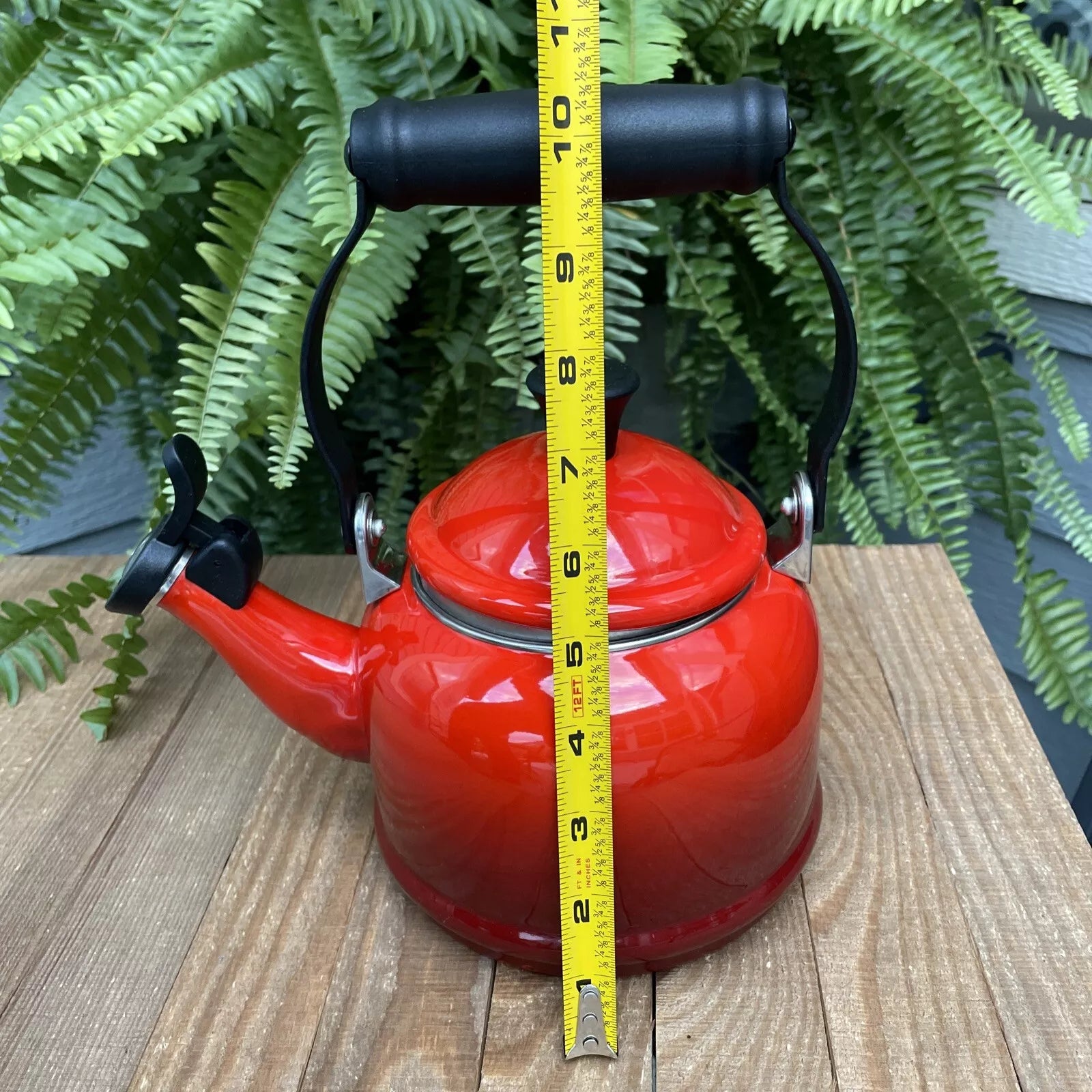 Le Creuset Red Ombré Tea Kettle Pot Whistling 1.25 Quarts Enamel *READ