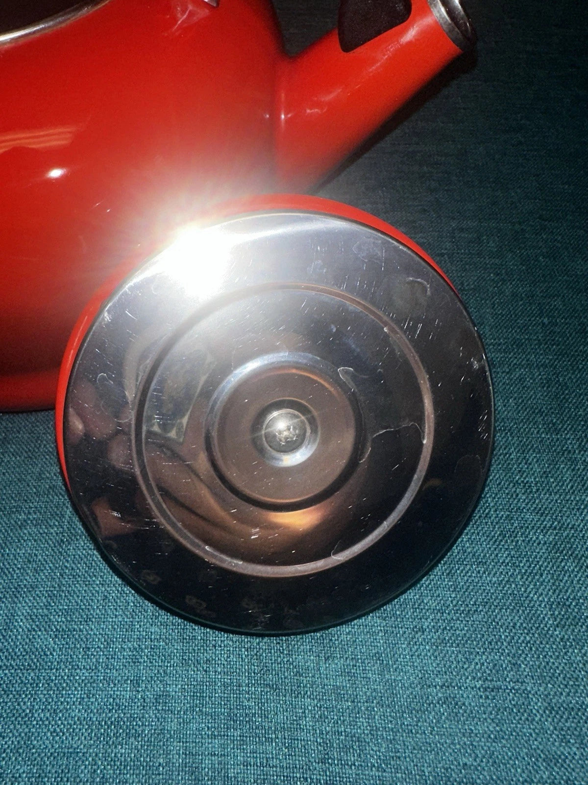 LE CREUSET Classic Whistling Tea Kettle Teapot Red Enamel On Steel 1.7qt NICE!