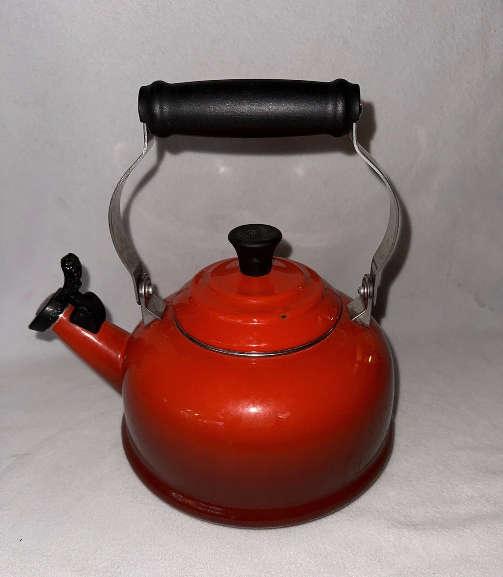 Le Creuset Classic Whistling Tea Kettle Teapot Enamel Cerise Red 1.7qt
