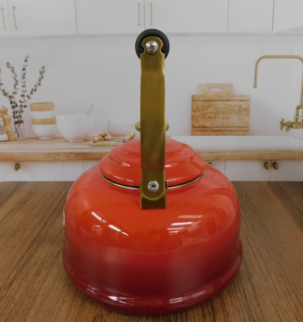 Le Creuset Classic 1.7 Quart Whistling Kettle with Gold Knob, Cerise - New