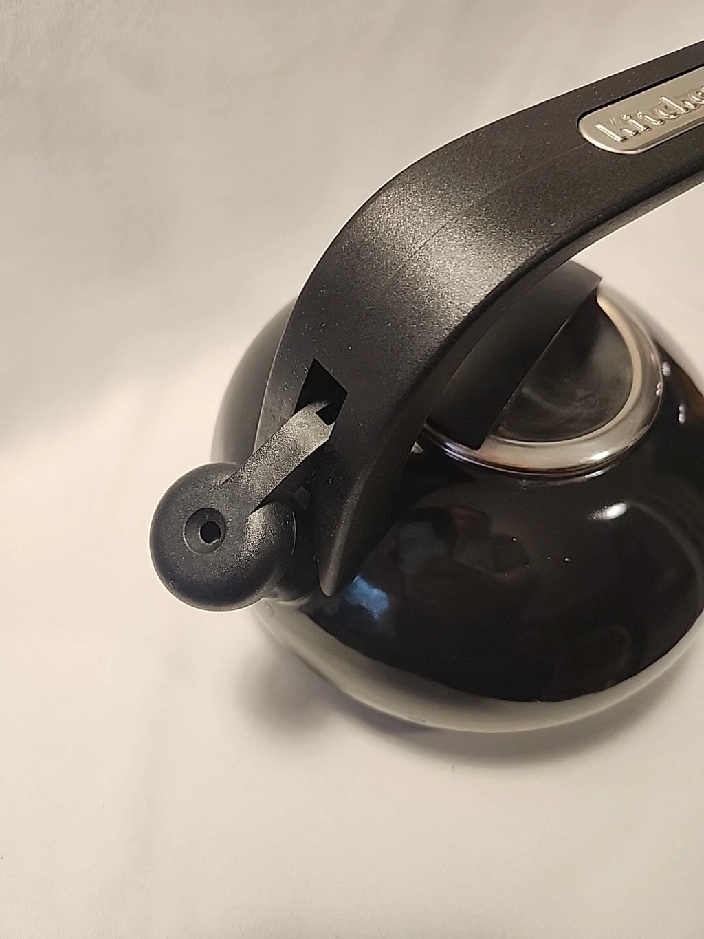 KitchenAid 2 Quart Whistling Kettle, Whistling Teapot, Black Enamel