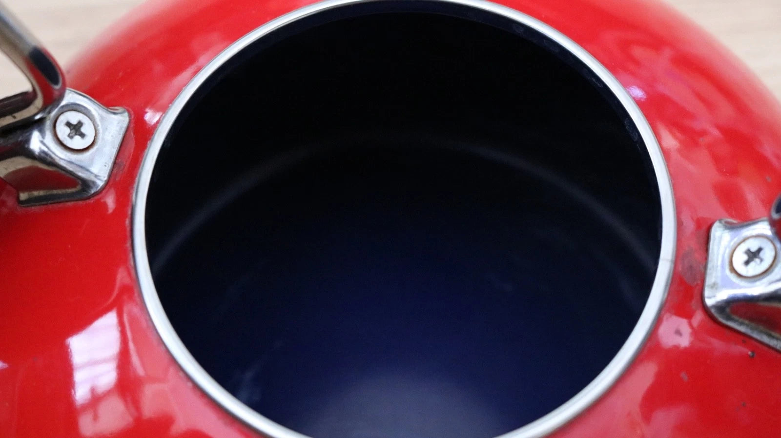 Chantal Whistling Tea Kettle Teapot Red Cherry Enamel 2qt Pre Owned