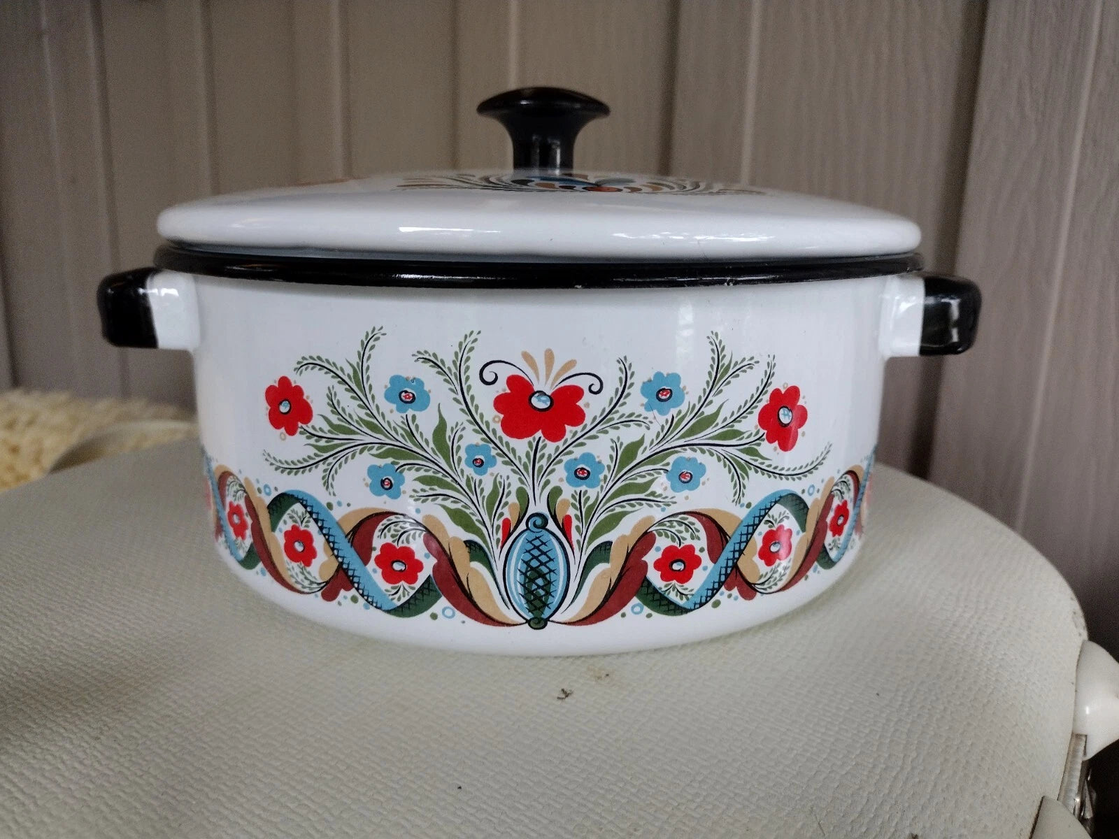 VTG White Enamelware Rosemaling Cookware 6 piece Tea pot stock pot sauce pan