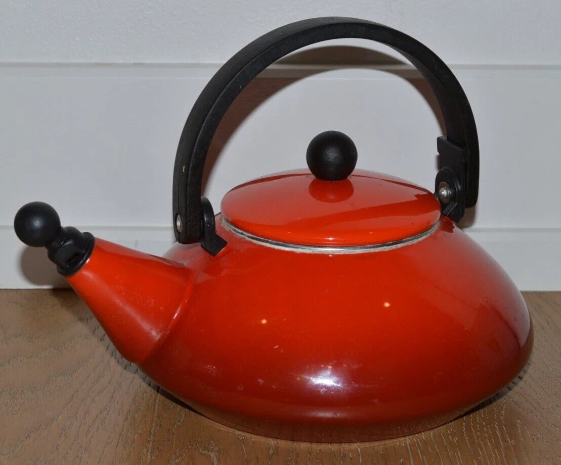 LE CREUSET Zen Tea Pot 1.5 L 1.6 Qt Cherry Red Enamel Whistling Kettle