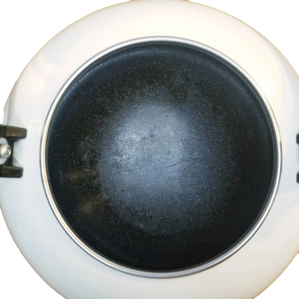 Le Creuset 2.2 Qt Tea Kettle White Enamel On Steel 2.09 Liter Removable Whistle