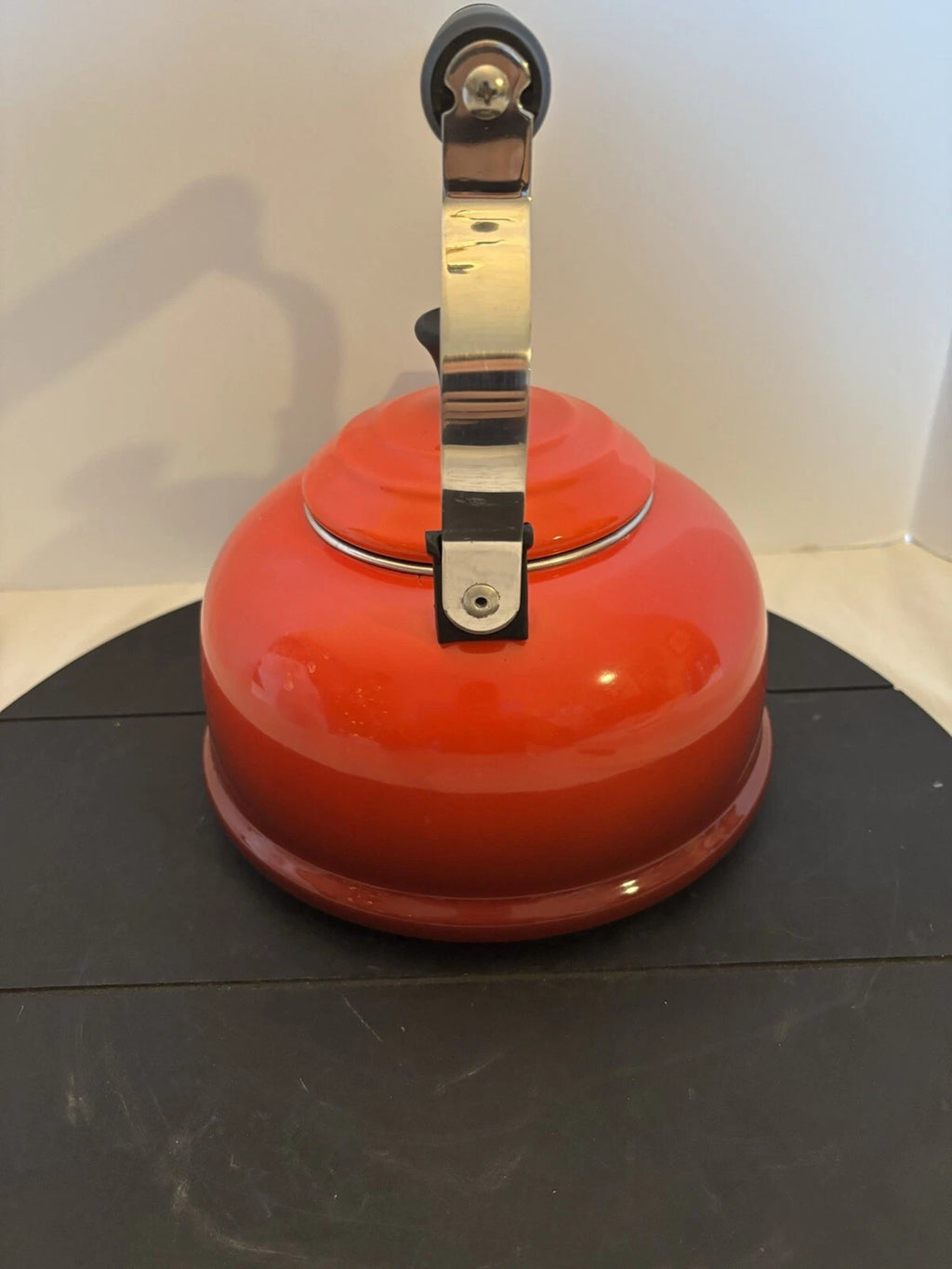 Le Creuset Tea Kettle 1.7 Quart Flame Red Ombre Lg Enamel Teapot R23