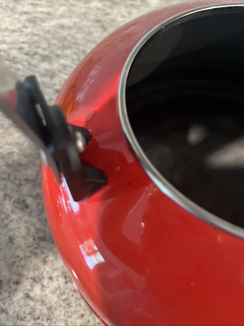Le Creuset Classic Tea Kettle Teapot Enamel Ombre Cerise Red 1.7qt