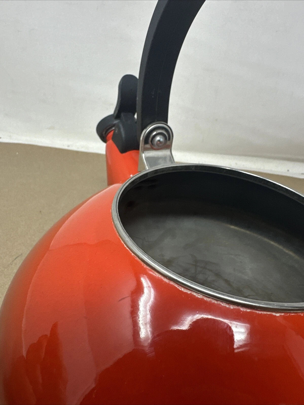 Le Creuset Whistling Tea Kettle Enamel on Steel 1.5L 1.6 Qt Red Zen Asian Shape