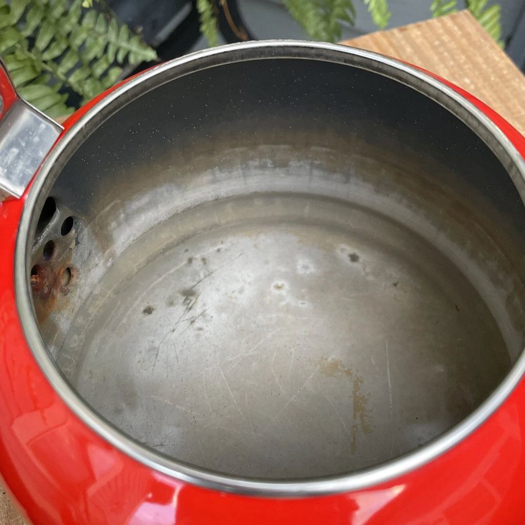 Le Creuset Red Ombré Tea Kettle Pot Whistling 1.25 Quarts Enamel *READ