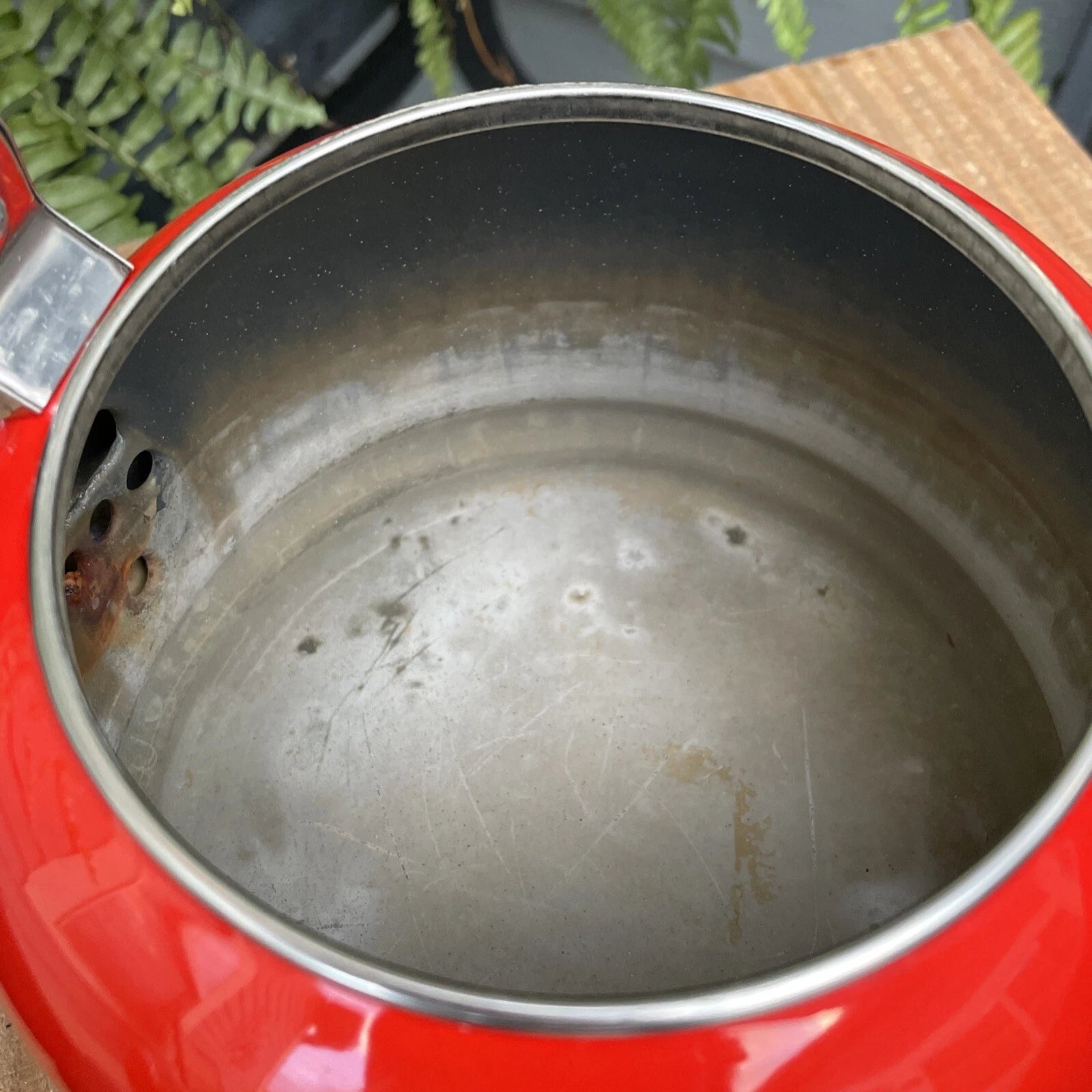 Le Creuset Red Ombré Tea Kettle Pot Whistling 1.25 Quarts Enamel *READ