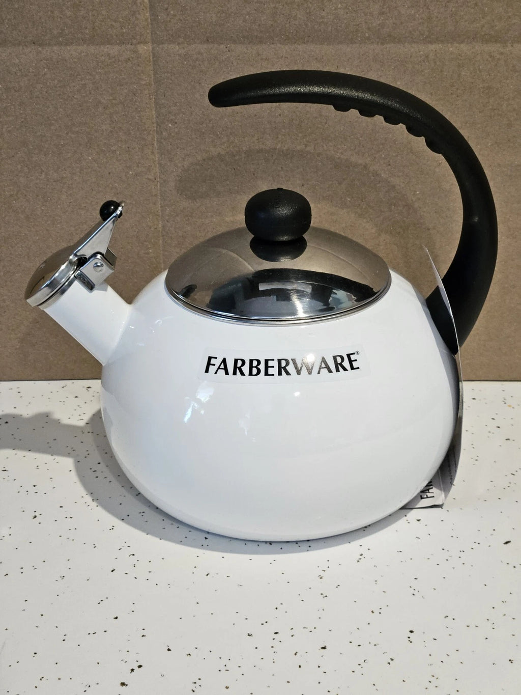 FARBERWARE Porcelain Enamel 2.5 Quart/2.4L, Whistling Tea Kettle- *NEW*