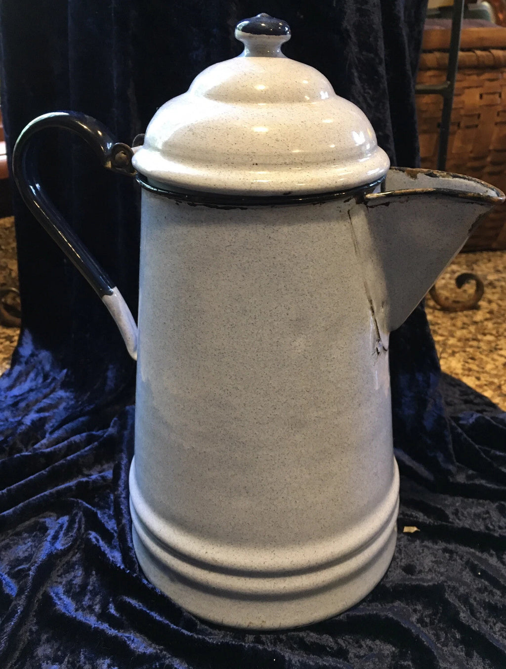 Vintage very Light Gray Blue White Speckle Graniteware Enamel Coffee Tea Pot 10"