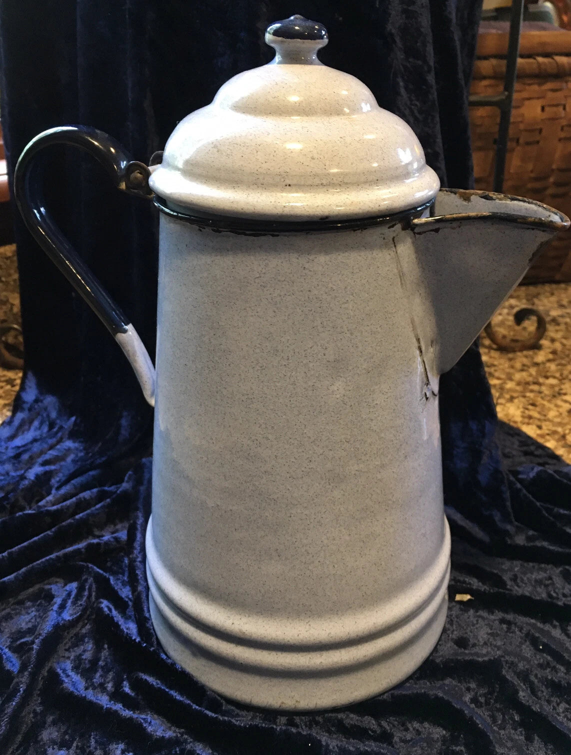 Vintage very Light Gray Blue White Speckle Graniteware Enamel Coffee Tea Pot 10"