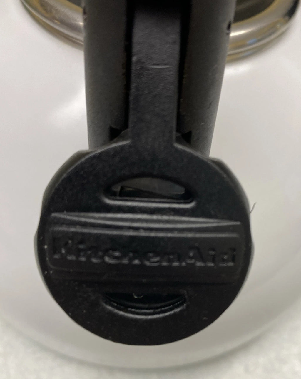 KitchenAid Whistling Tea Coffee Kettle 2.25 Qt 2.23 L White Enamel Tea Pot TQ 08