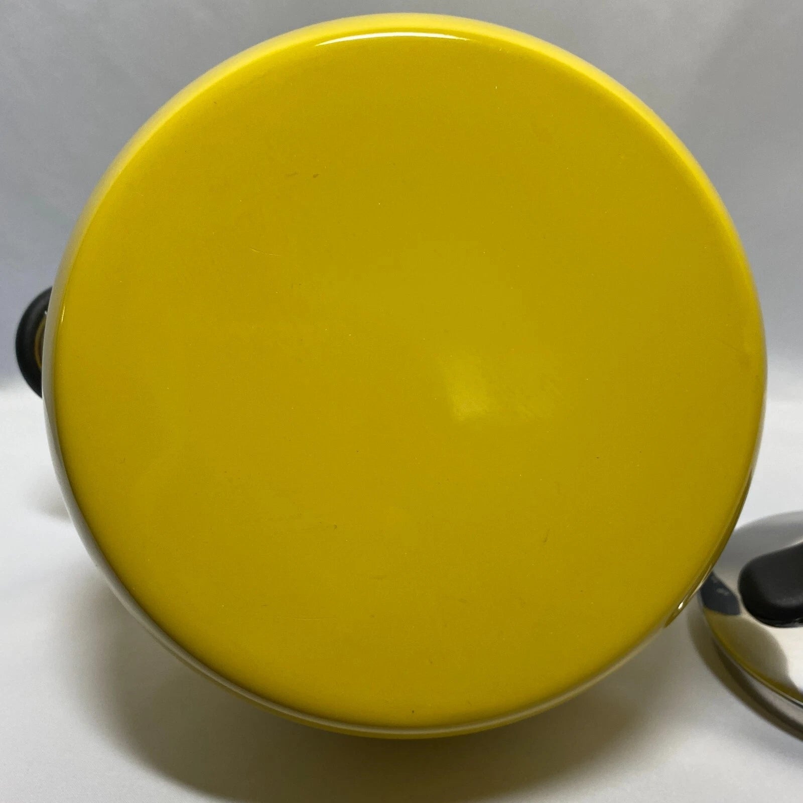 Chantal Whistling Teakettle Bright Yellow Enamel on Steel 2 Quart Kettle