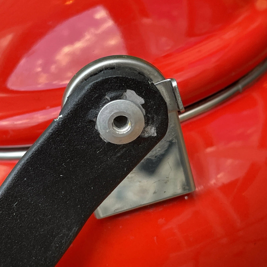 Le Creuset Red Ombré Tea Kettle Pot Whistling 1.25 Quarts Enamel *READ