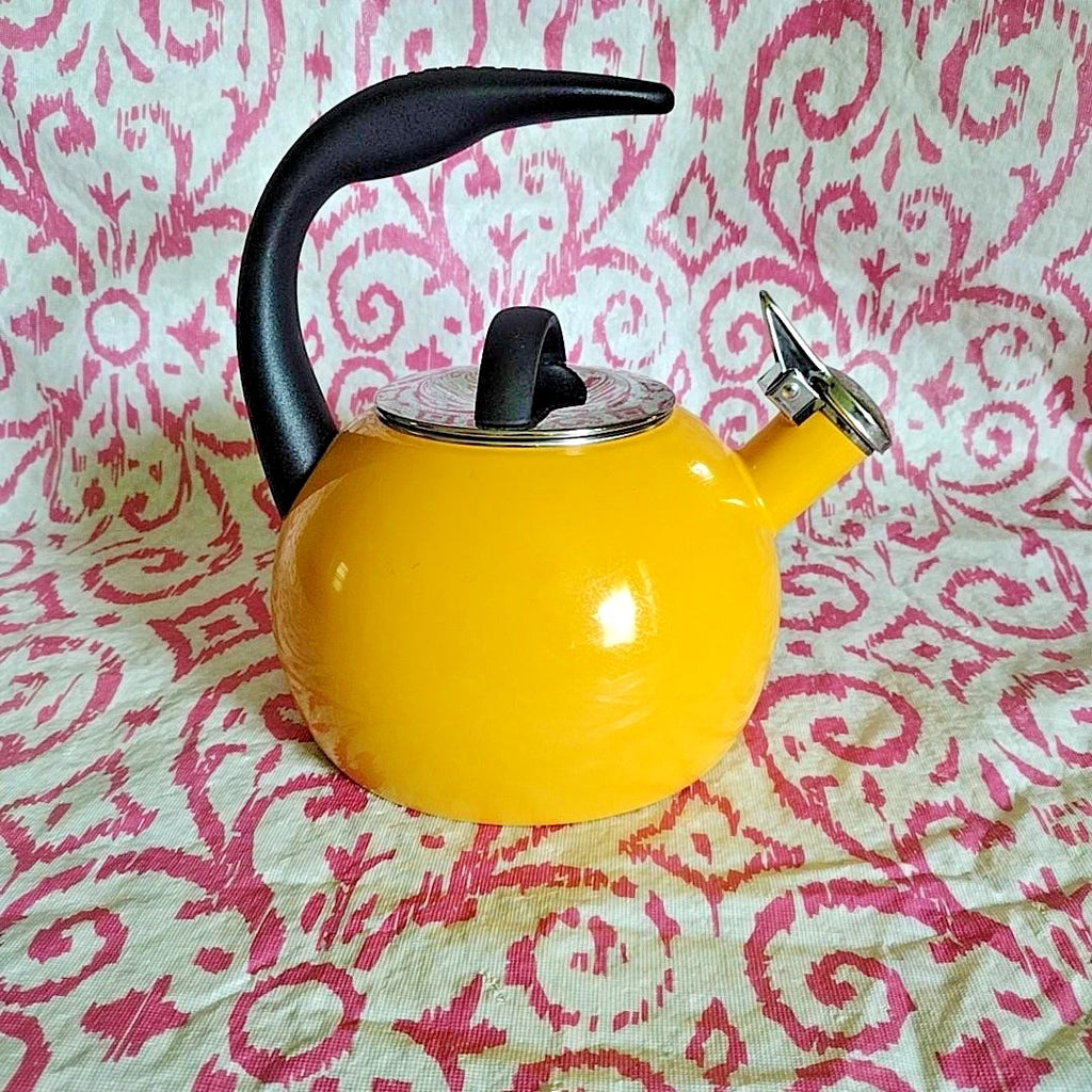 Chantal Anniversary Enamel on Steel Whistling Tea Kettle 2 quart Yellow