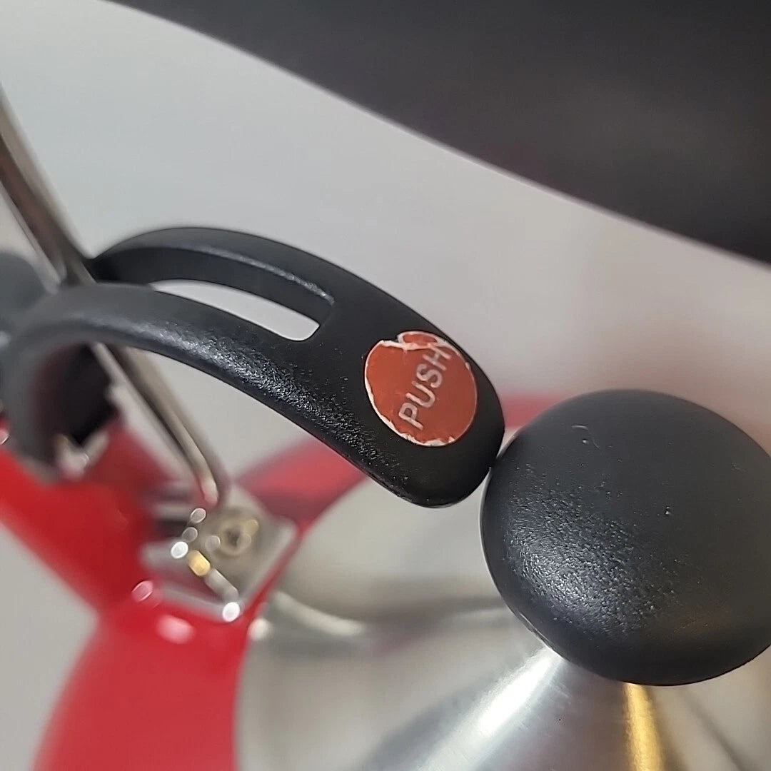 Chantal Enamel on Steel 1.7 Quart Vintage Kettle, Chili Red-Excellent Condition