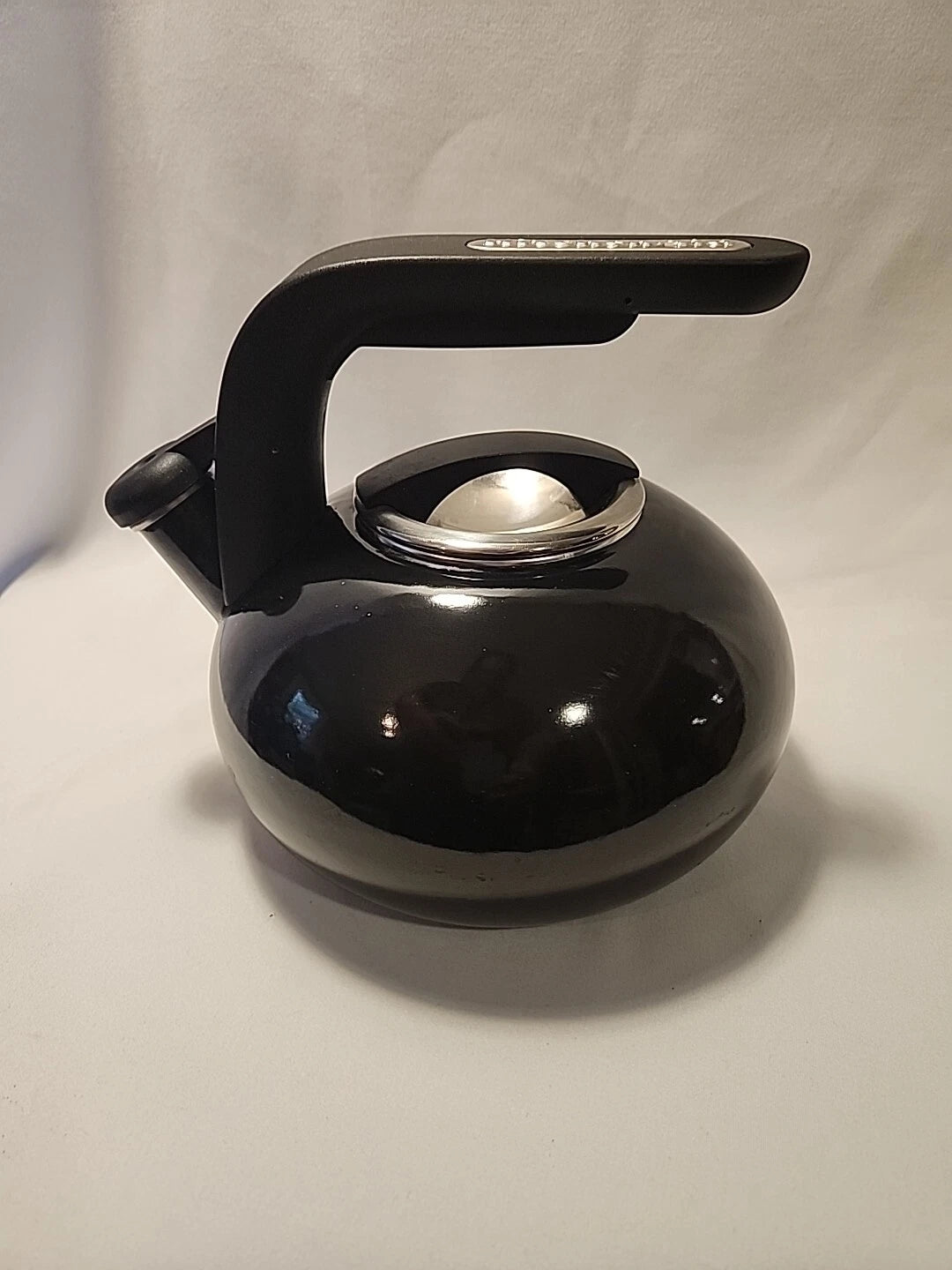 KitchenAid 2 Quart Whistling Kettle, Whistling Teapot, Black Enamel