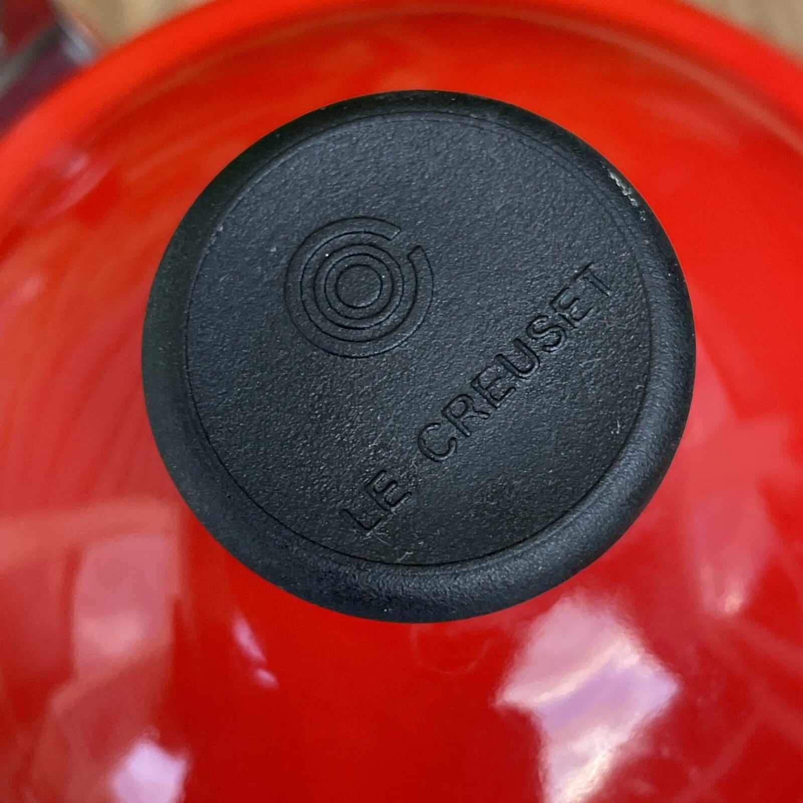 Le Creuset Red Ombré Tea Kettle Pot Whistling 1.25 Quarts Enamel *READ