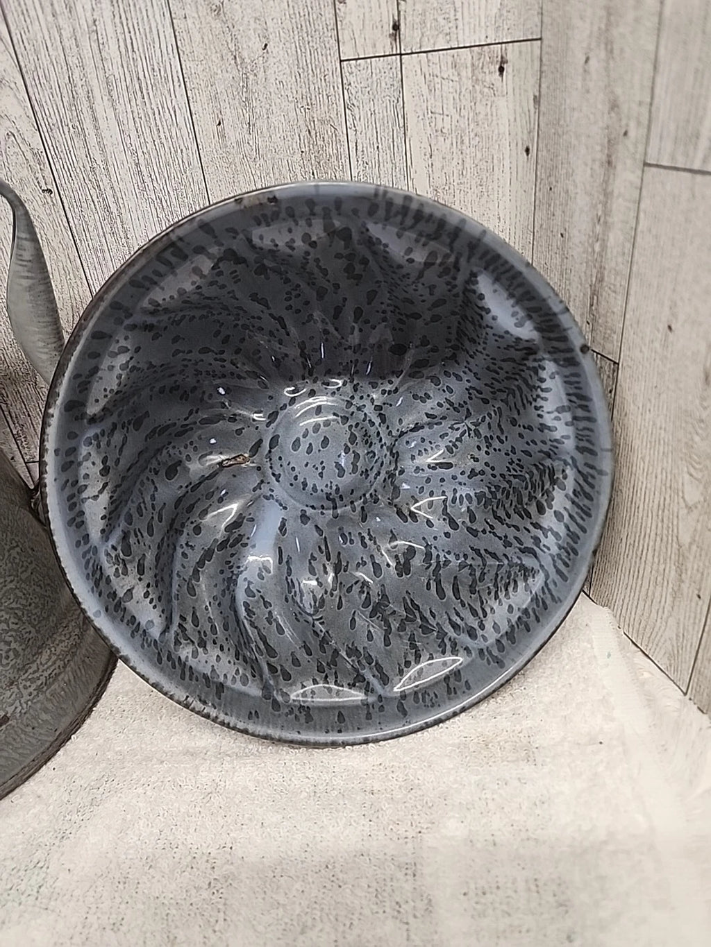 Stunning Vtg Grey Enamel Splatterware Lot Agate Can. Spout Teapot Bundt Pan Farm