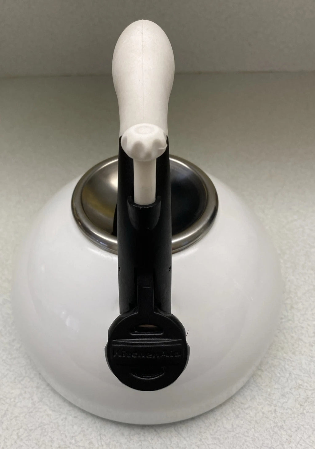 KitchenAid Whistling Tea Coffee Kettle 2.25 Qt 2.23 L White Enamel Tea Pot TQ 08