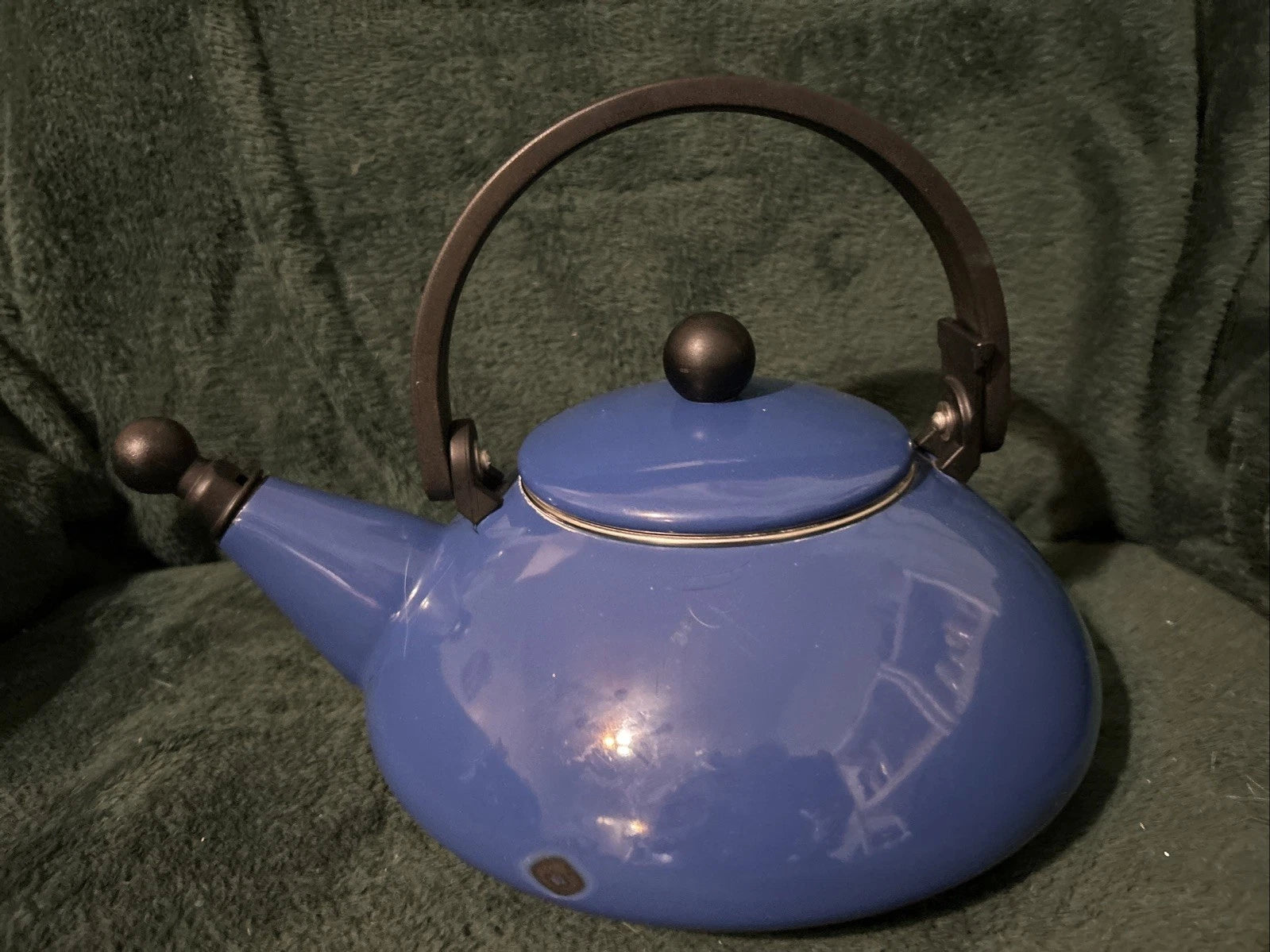 LE CREUSET Zen Tea Kettle Teapot Blue Enamel Retro Style 1.6 US Quarts/1.5 Liter