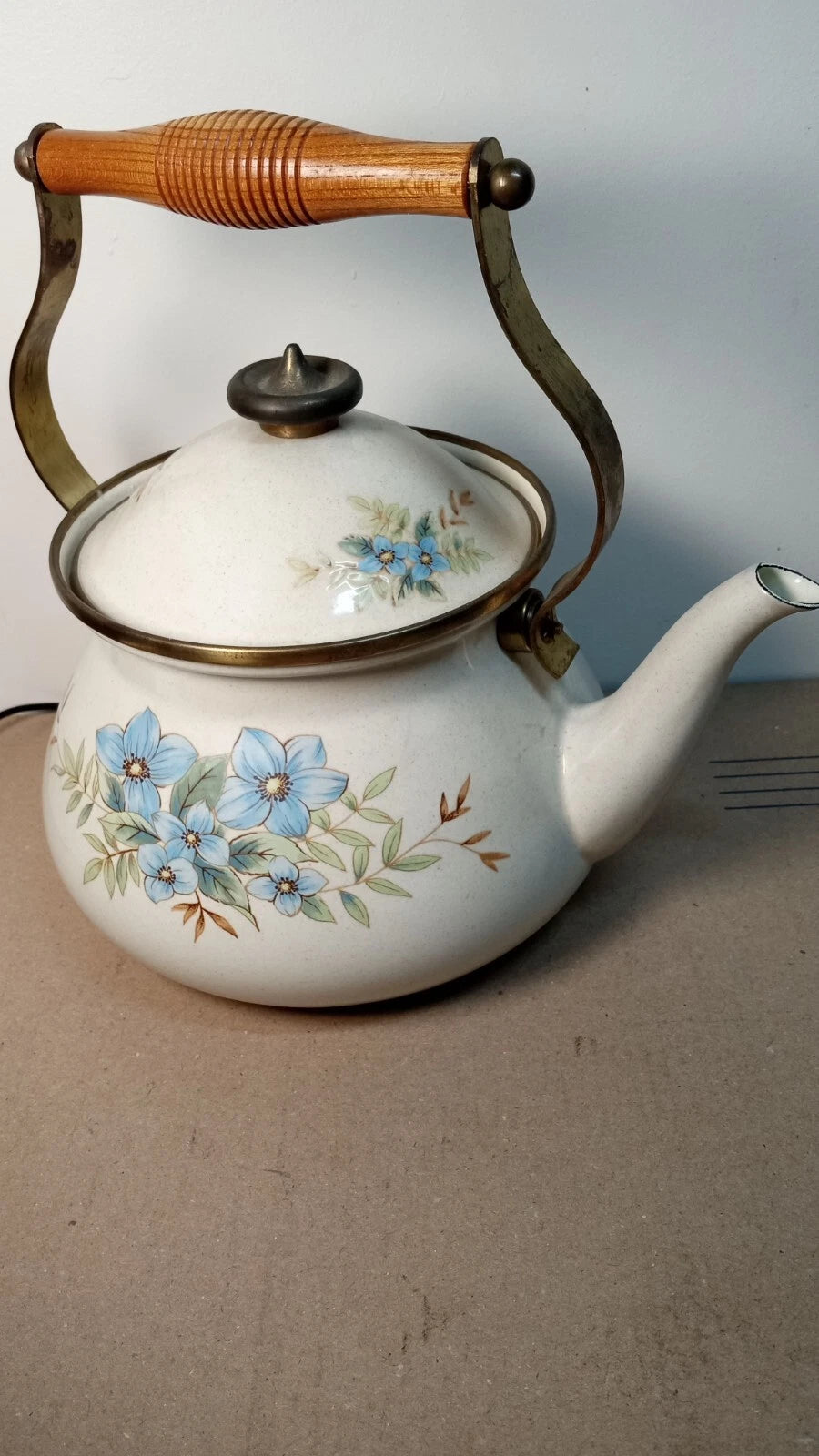 Vintage Mikasa Grande Chef Day Dreams  2.5. Qt Enamel Tea Kettle Japan UN704