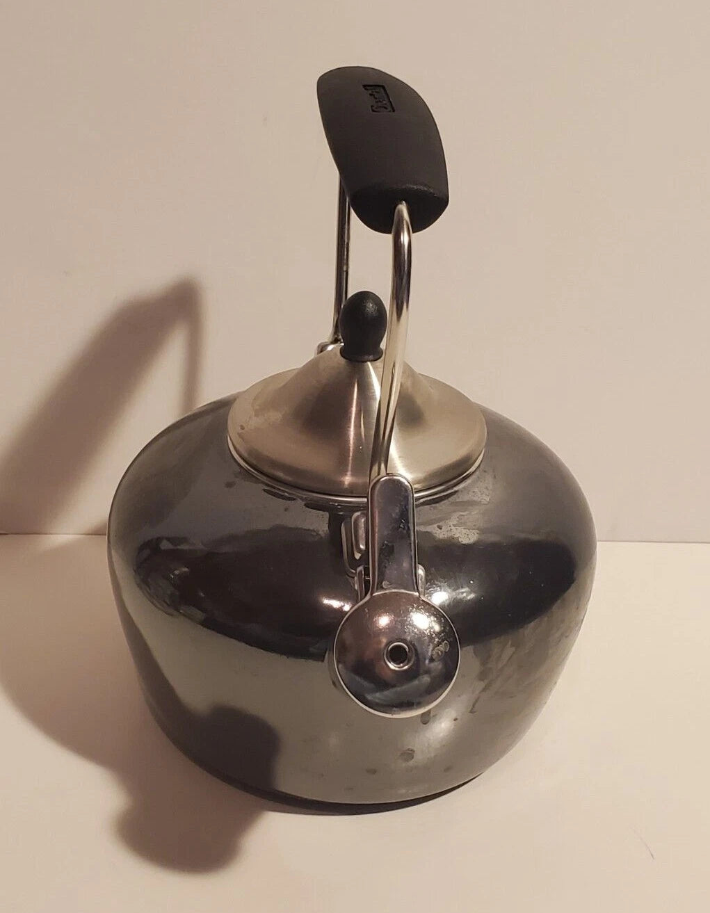 CHANTAL WHISTLING TEA KETTLE WHISTLER BLACK ENAMEL STAINLESS STEEL BLUE INTERIOR