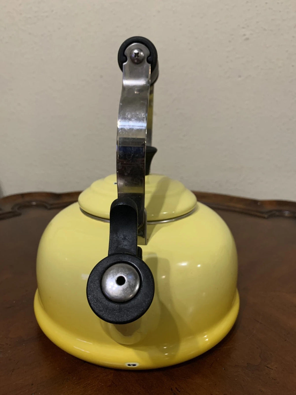 Le Creuset Enamel Yellow 1.7 qt Classic Whistling Tea Kettle