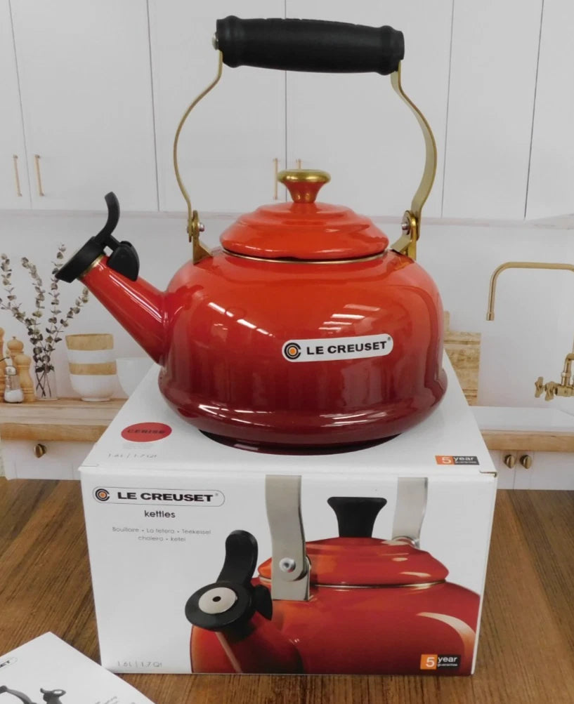 Le Creuset Classic 1.7 Quart Whistling Kettle with Gold Knob, Cerise - New