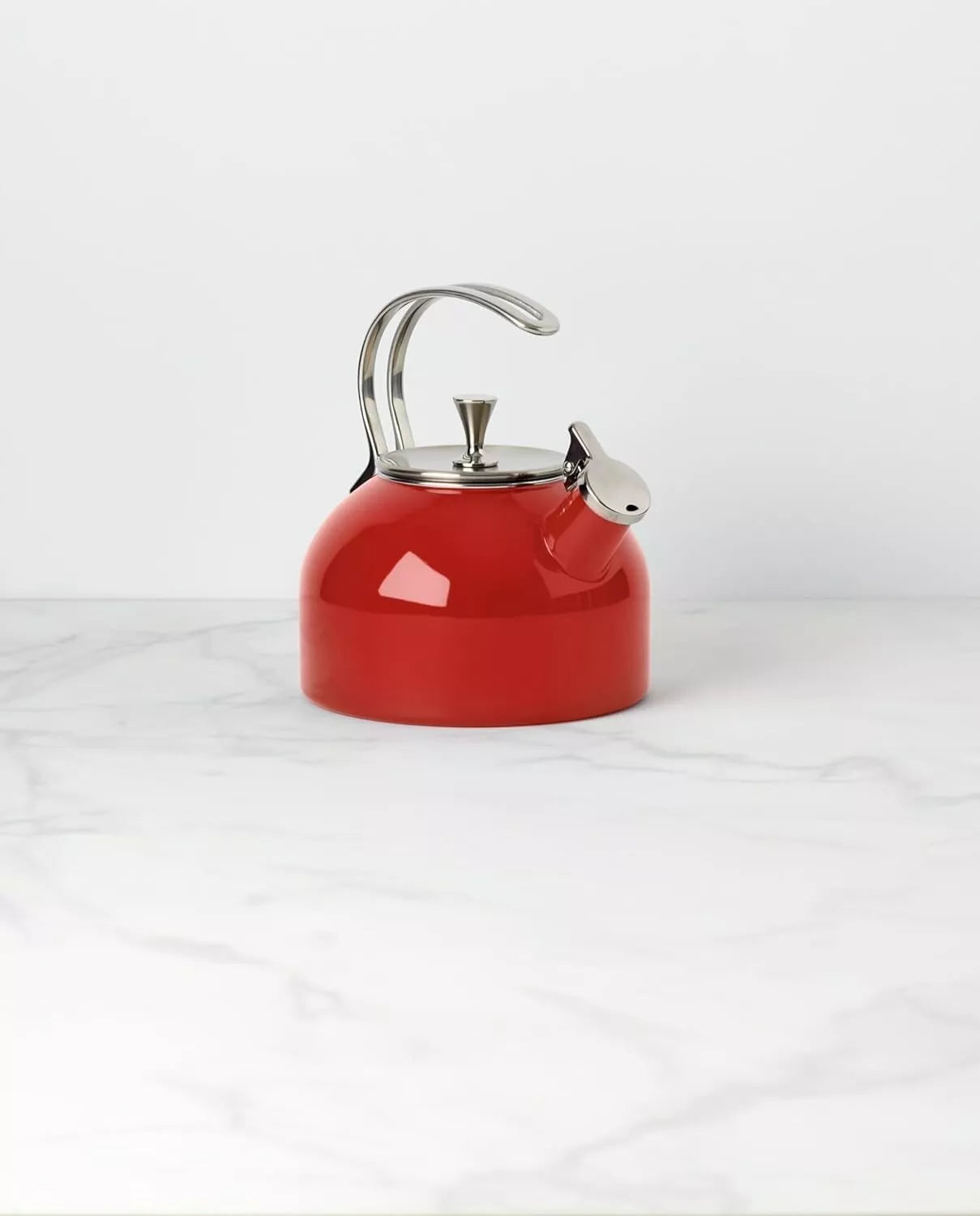 Vibrant Red Enamel Tea Kettle - 2.5 Quart Capacity for Fashionable Serving