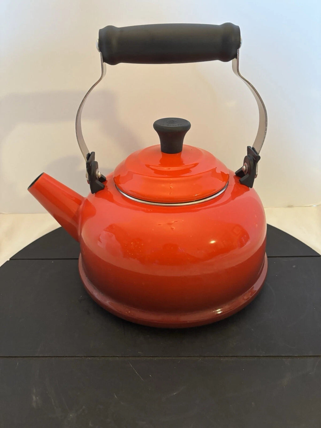 Le Creuset Tea Kettle 1.7 Quart Flame Red Ombre Lg Enamel Teapot R23