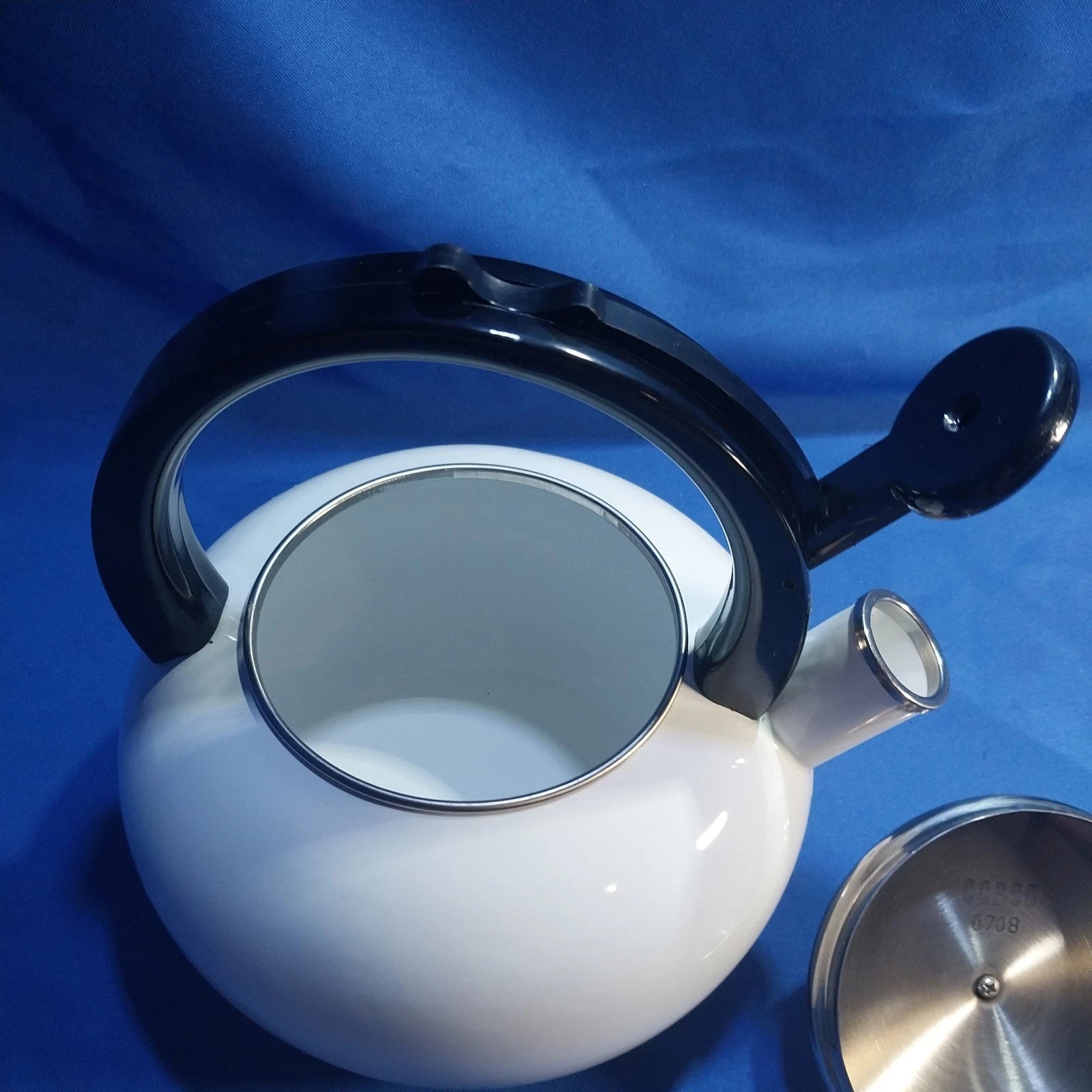 Copco White Enameled Whistling Tea Kettle  #0708 2.5 quart