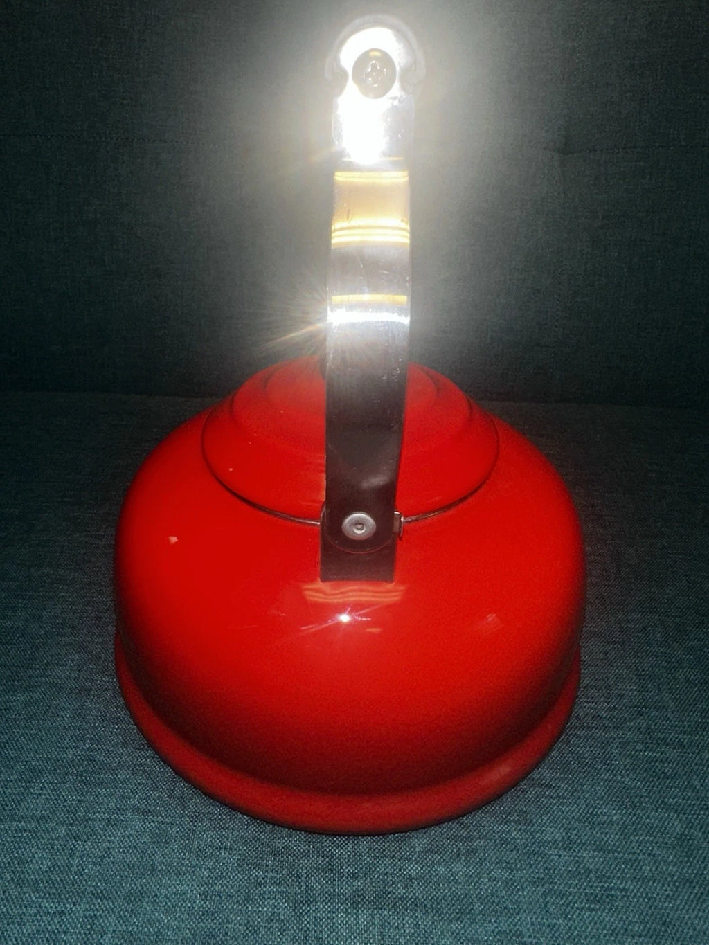 LE CREUSET Classic Whistling Tea Kettle Teapot Red Enamel On Steel 1.7qt NICE!