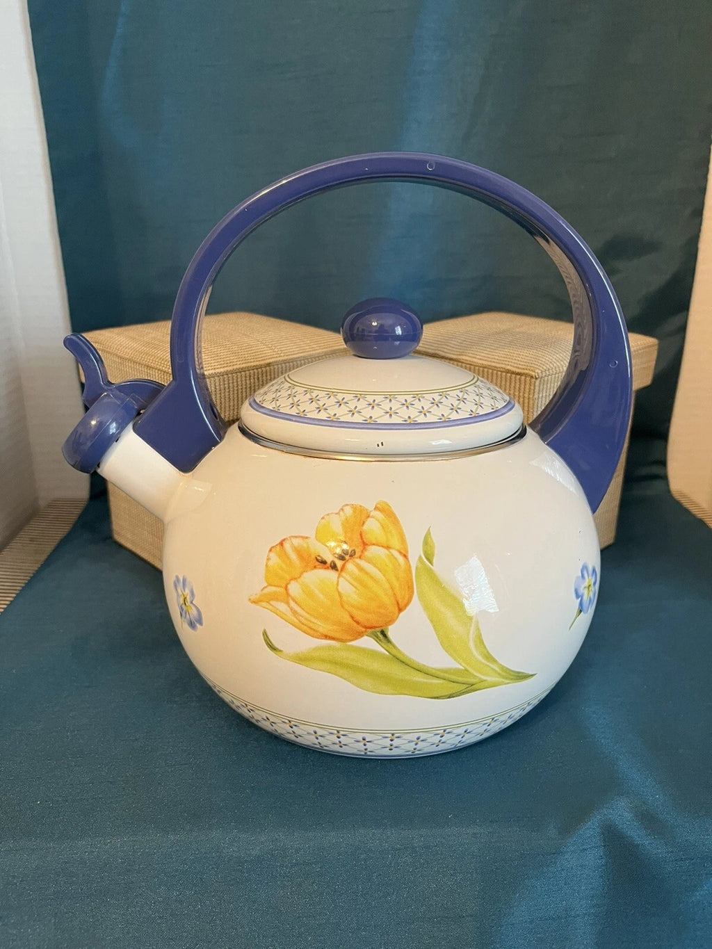RARE Villeroy & Boch Enamel Whistling Tea Kettle Flower Dream Tulip