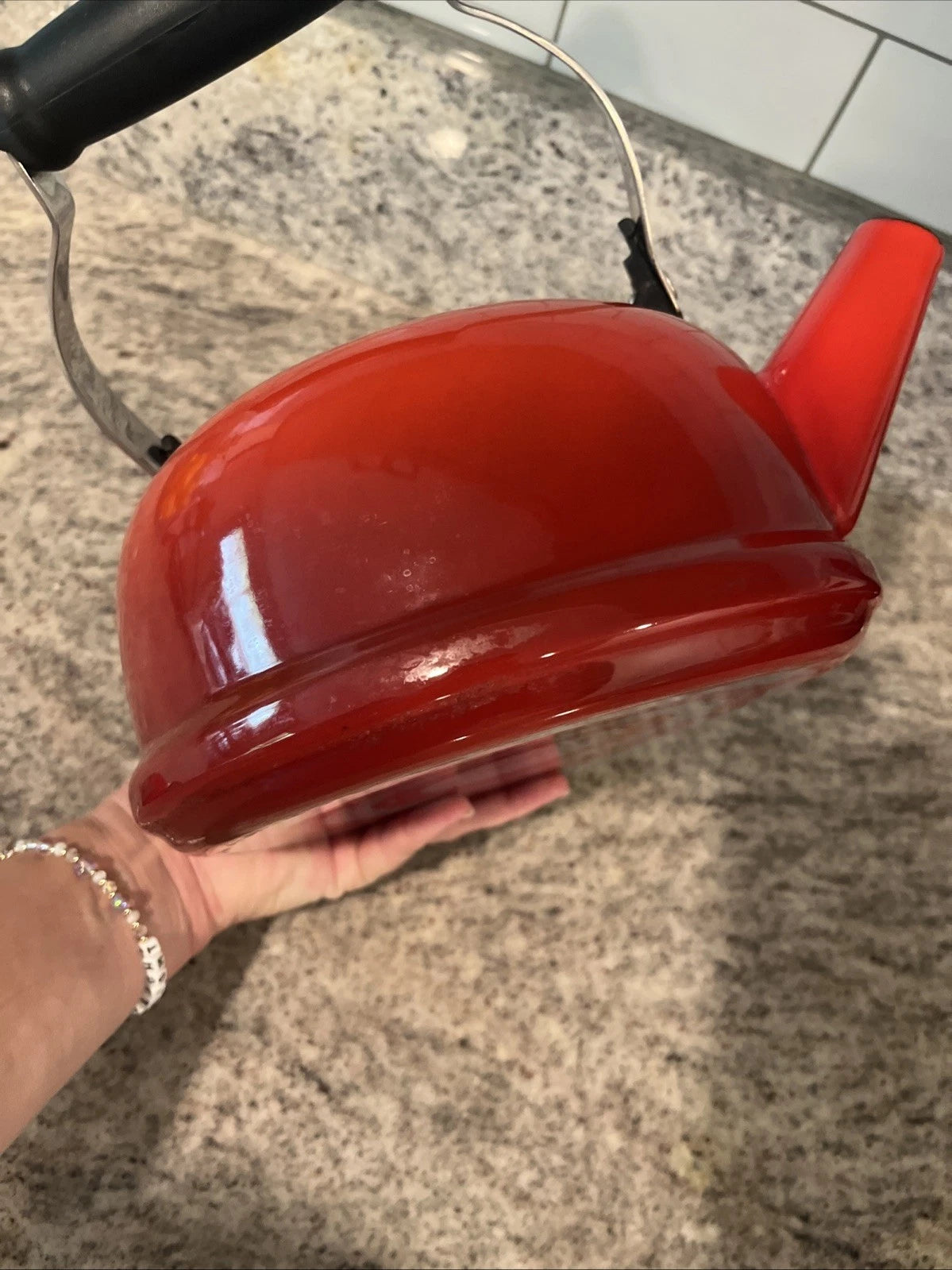 Le Creuset Classic Tea Kettle Teapot Enamel Ombre Cerise Red 1.7qt