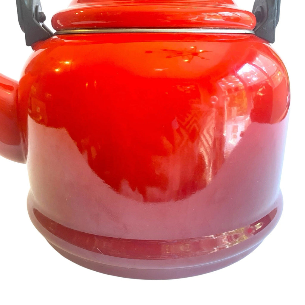 Le Creuset 1.25 Qt / 1.1 L Whistling Kettle Teapot Red Ombre Flame Enamel Cerise