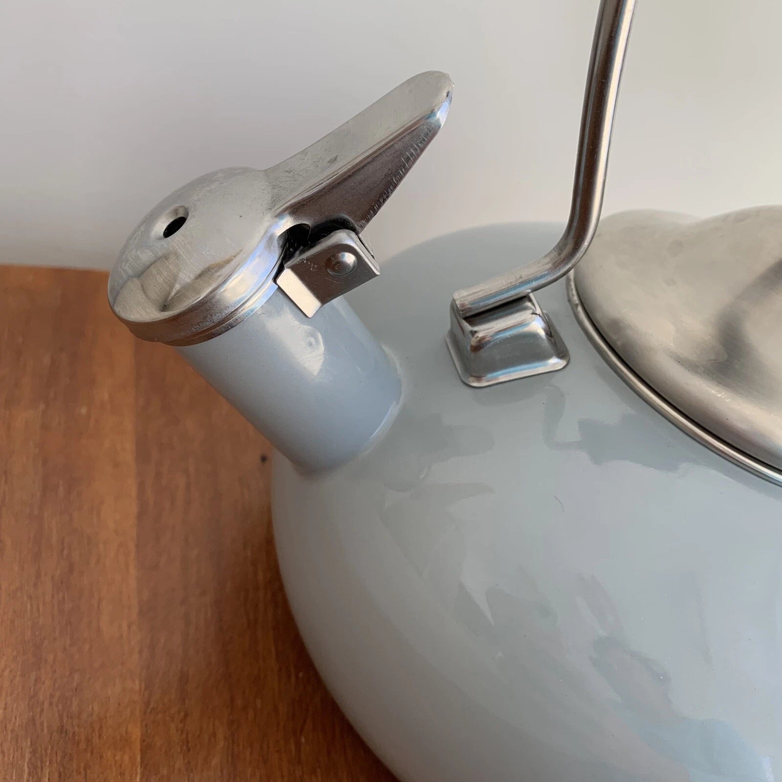 Chantal Gray Tea Kettle Enamel Stainless Steel 2 Qt Whistling Stove Top