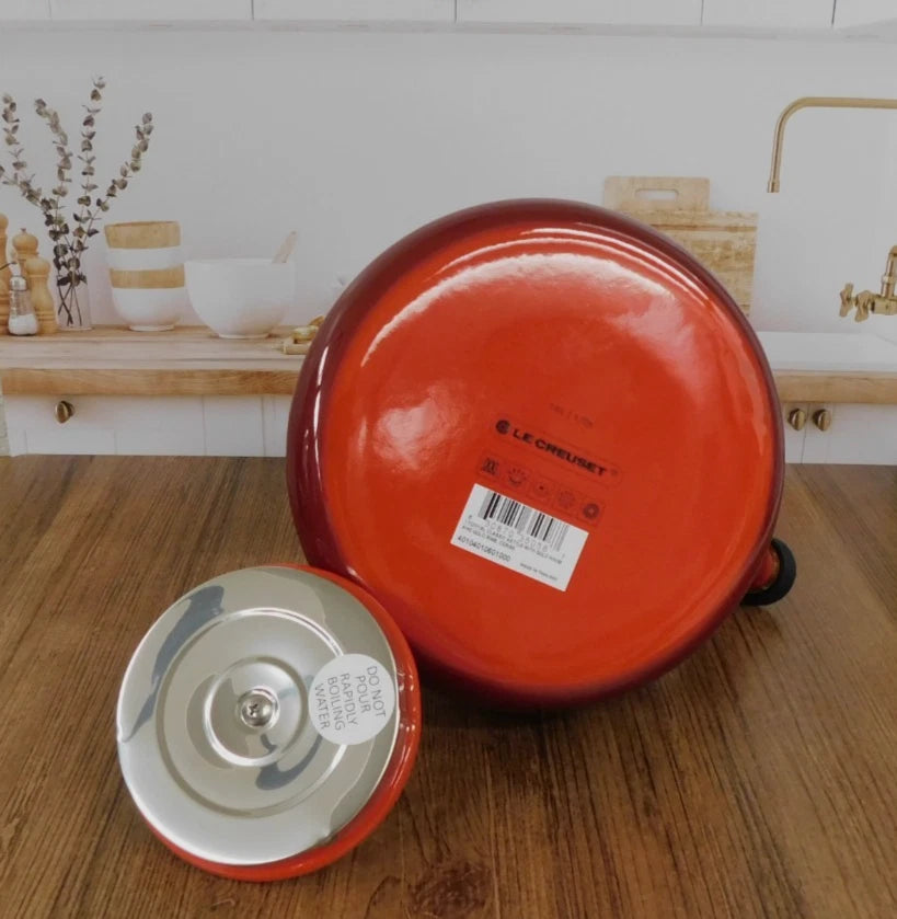 Le Creuset Classic 1.7 Quart Whistling Kettle with Gold Knob, Cerise - New