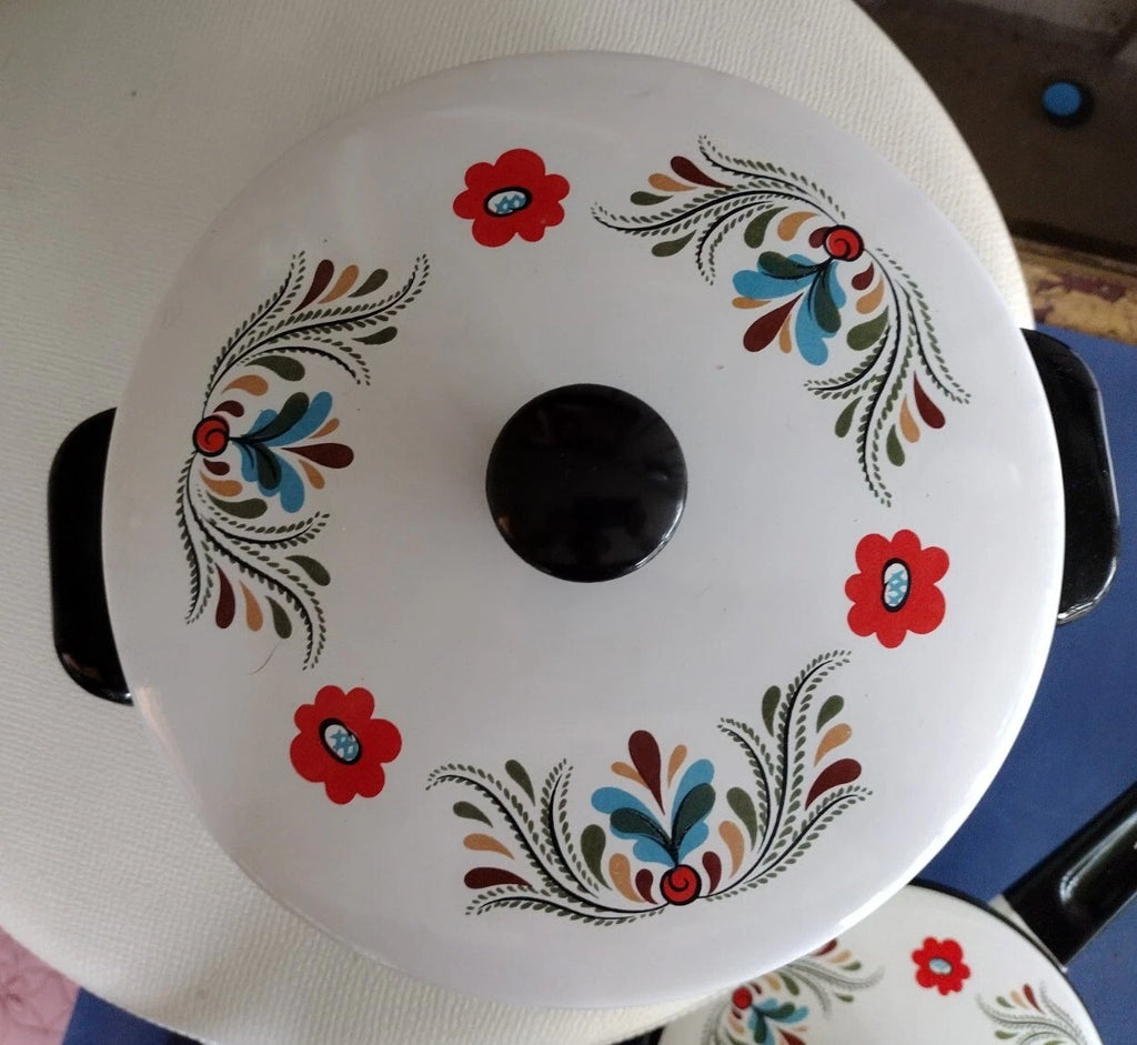 VTG White Enamelware Rosemaling Cookware 6 piece Tea pot stock pot sauce pan