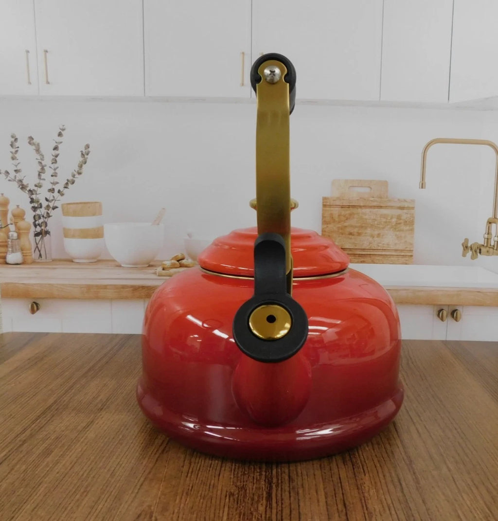 Le Creuset Classic 1.7 Quart Whistling Kettle with Gold Knob, Cerise - New