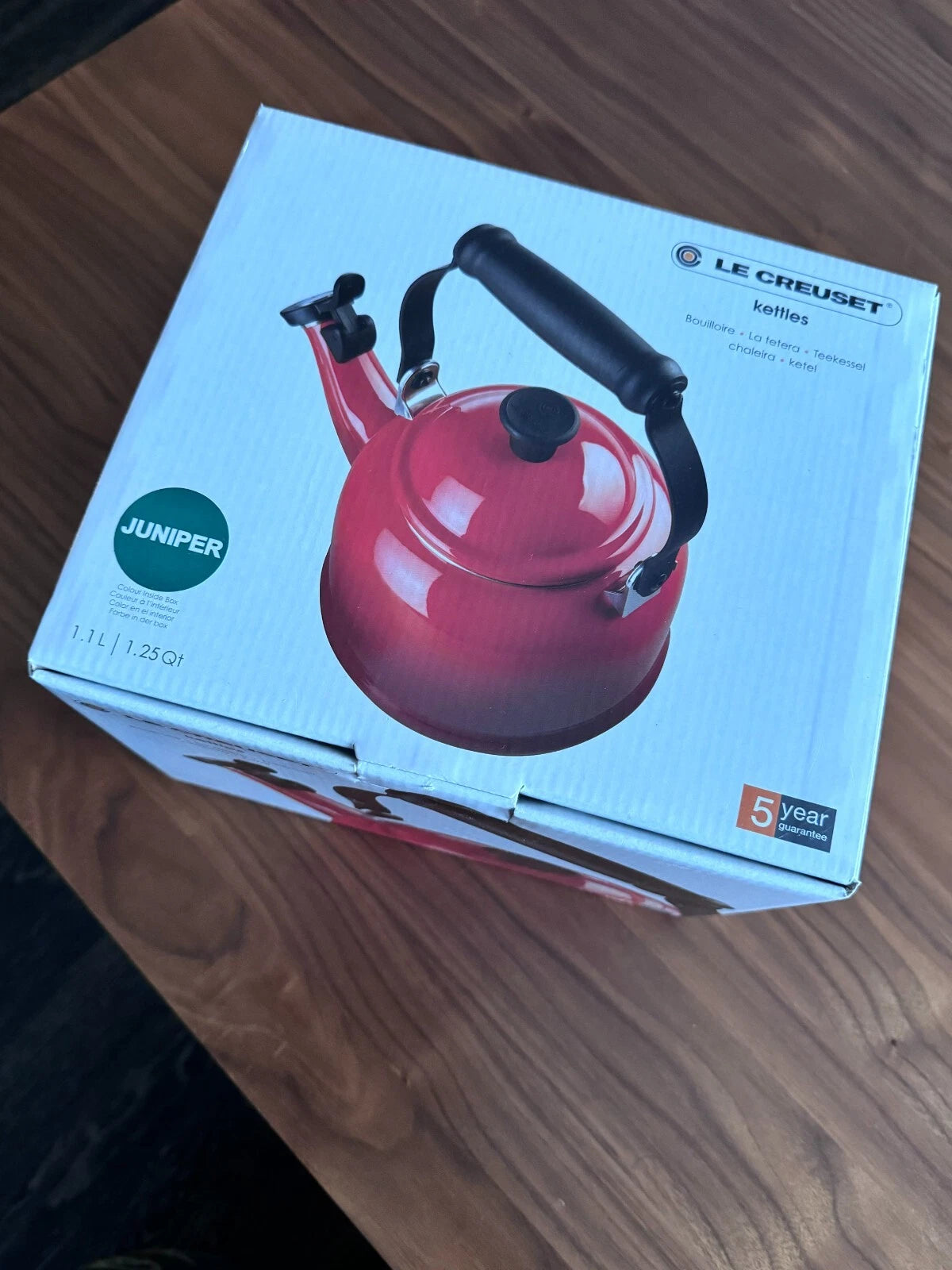 Le Creuset Enamel Kettle 1.25 QT - in Rare Juniper Green