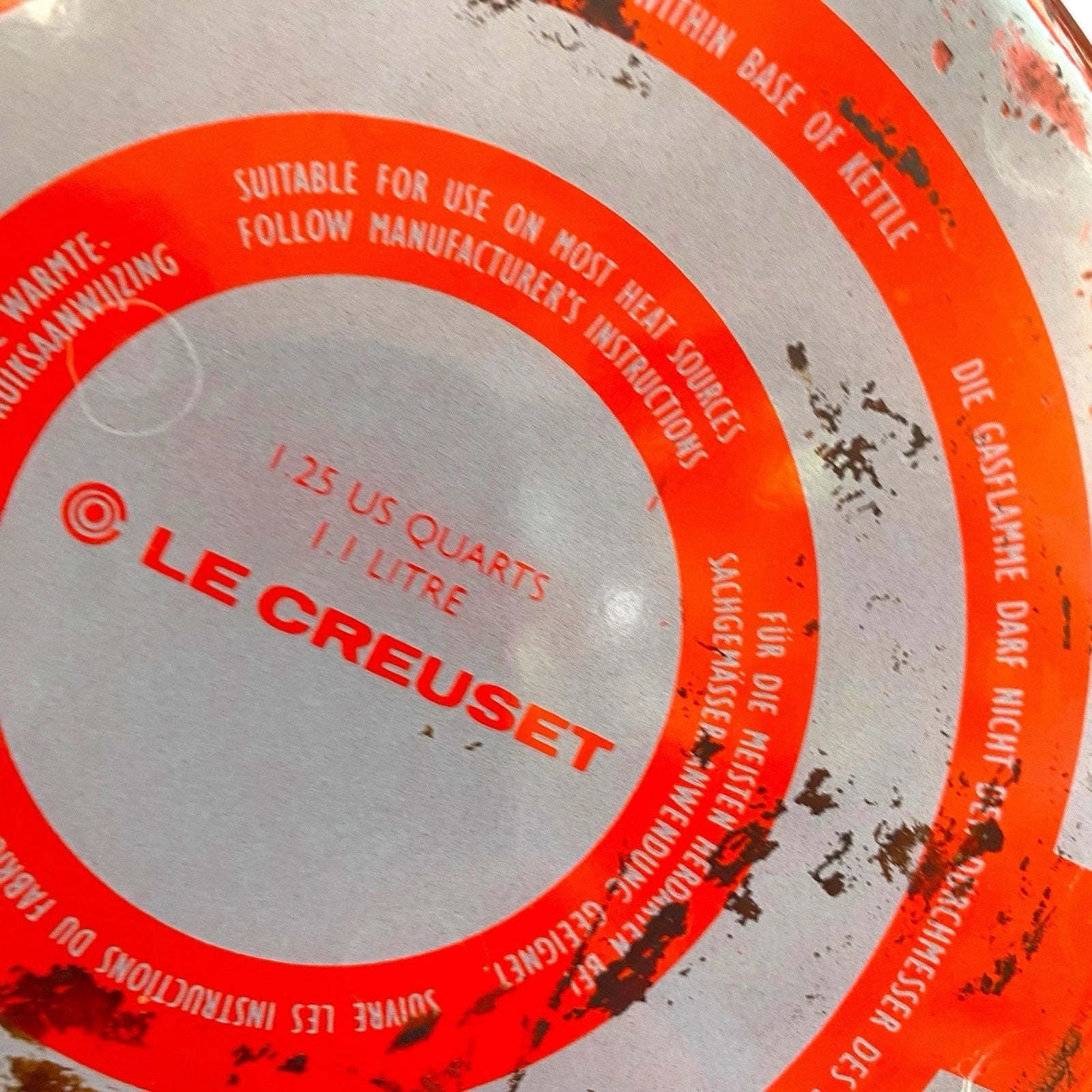 Le Creuset 1.25 Qt / 1.1 L Whistling Kettle Teapot Red Ombre Flame Enamel Cerise